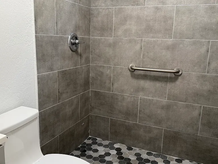 919 SW 6th St #2 — Photo 9