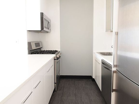 4th image of 474 48th Ave APT 9M