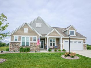 1698 Mamerow Ln W, Oconomowoc, WI 53066