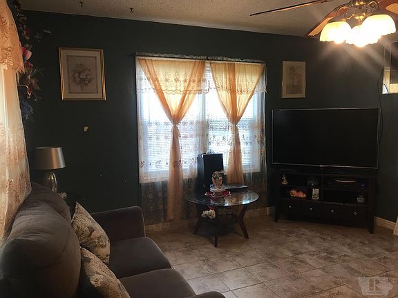 3rd image of 215 N Cooper Ave