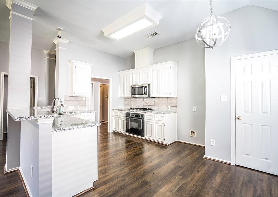 1st image of 4118 Creek Hollow Ln