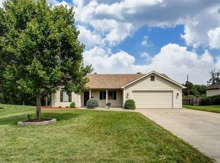 208 Hillside Pl, Auburn, IN 46706