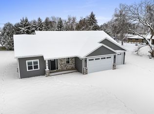 2325 Oliver Ln, Green Bay, WI 54303