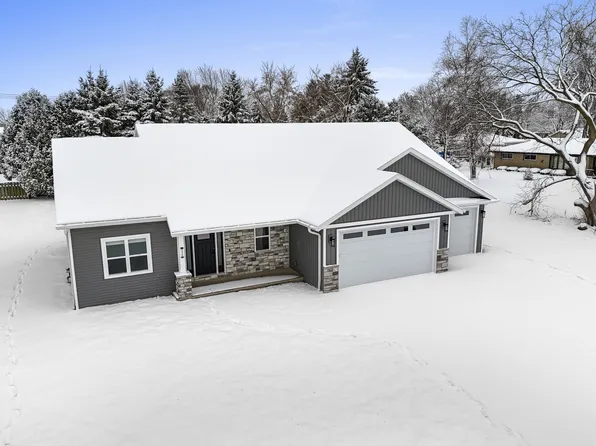 2325 Oliver Ln, Green Bay, WI 54303