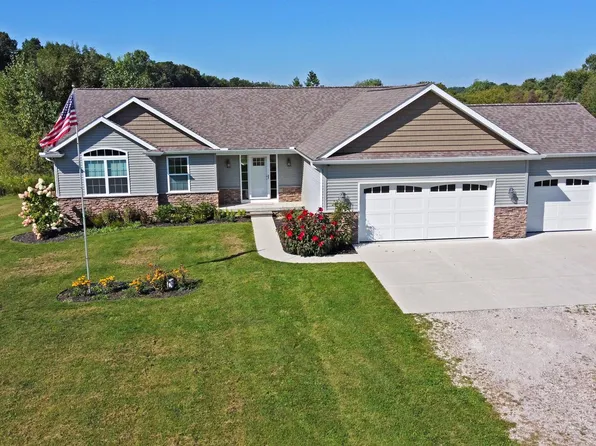 5043 Hidden Ridge Dr, Metamora, MI 48455