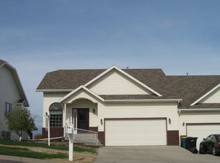 2916 Daytona Dr, Bismarck, ND 58503