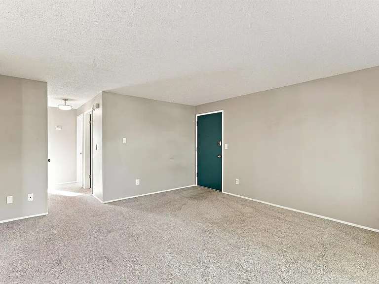 212 N J St #7 — Photo 3