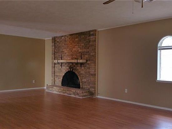 4th image of 6505 Sabrosa Ct E