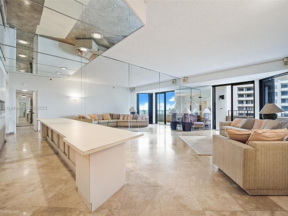 5th image of 201 Crandon Blvd APT 536