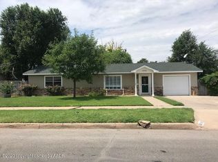 1902 Drake Dr, Perryton, TX 79070