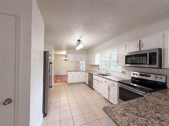 2nd image of 14224 S Raintree Dr