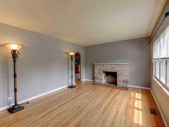 4th image of 1634 Highland Ave