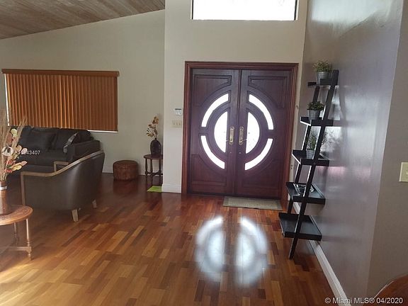 5th image of 20527 NE 9th Pl