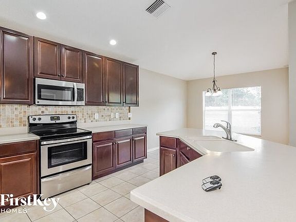 5th image of 34435 Cliffcreek Ct