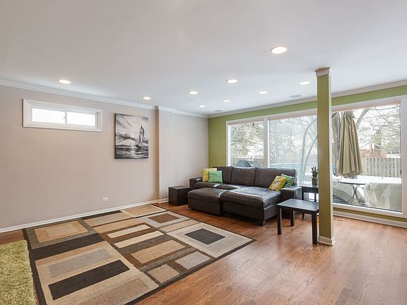 5th image of 1430 Country Ln