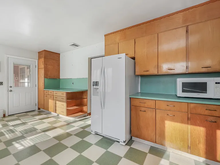 67 Barclay Dr — Photo 11