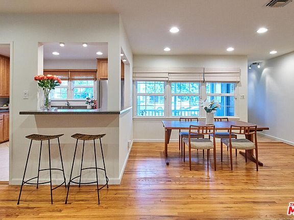 3rd image of 6033 Varna Ave