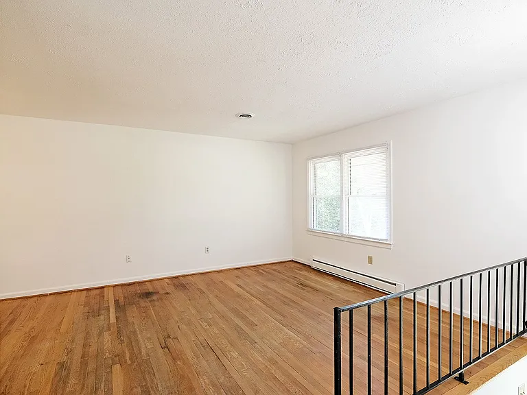 205 Saint Ives Rd — Photo 7