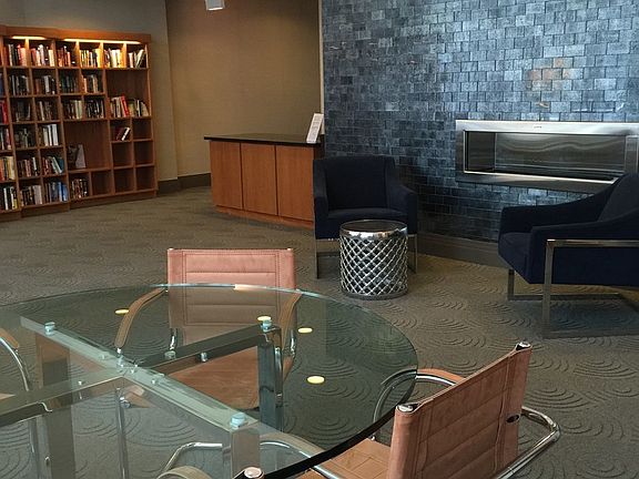 5th image of 420 E Waterside Dr Unit 1014