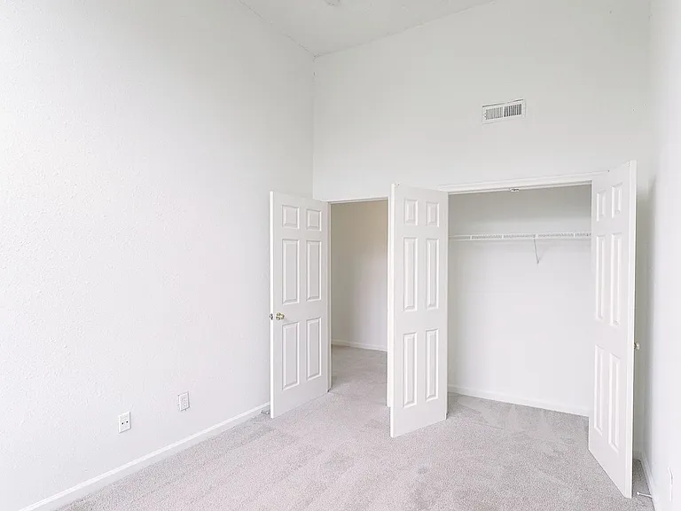 2201 Spring Garden St — Photo 46