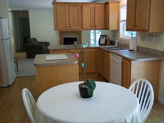 4th image of 251 Grand Villa Dr