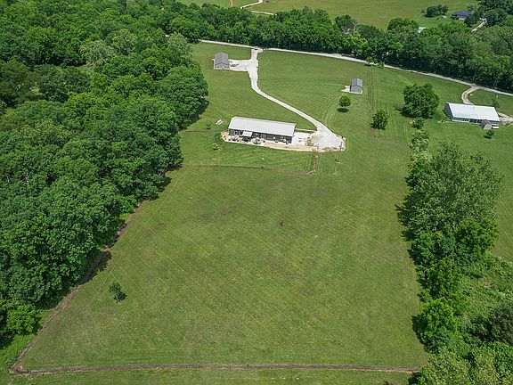 3rd image of 257 Panther Creek Road