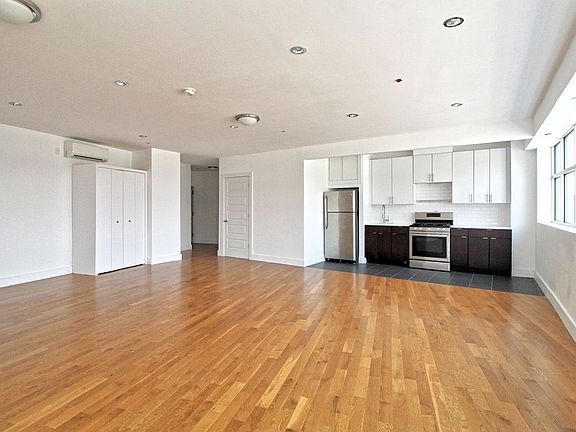 3rd image of 9002 Queens Blvd APT 421