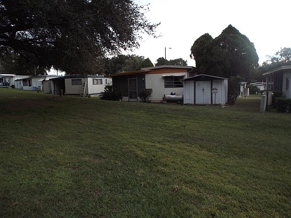 3rd image of 37912 Lake Gilbert Cir