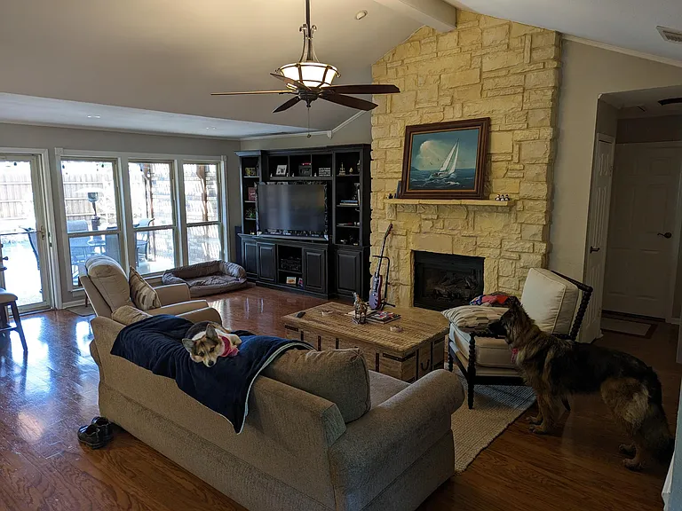 907 Mapleleaf Ln — Photo 6