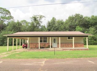 100 Rose Cir, Defuniak Springs, FL 32433