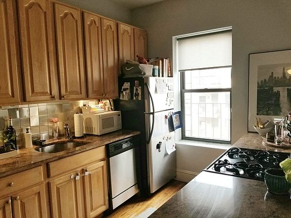 3rd image of 157 Huntington St #3