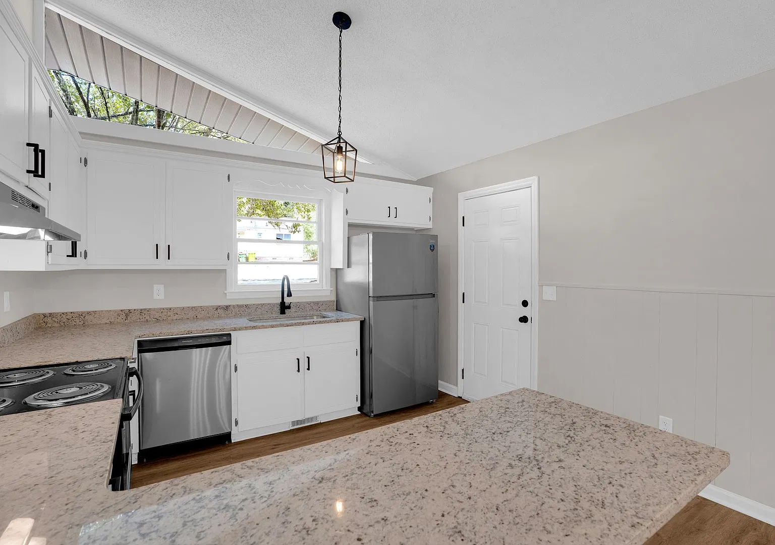 Updated 3-Bedroom Home in Northeast Columbia Convenient Location, Modern Finishes & Everyday Comf... — Photo 3