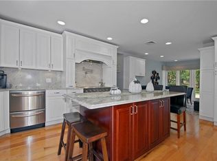 382 Bramertown Rd, Tuxedo Park, NY 10987