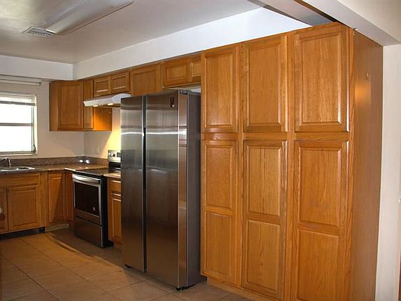 5th image of 221 Wellesley Dr
