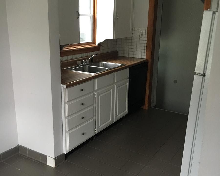 The look of the kitchen from the dining room