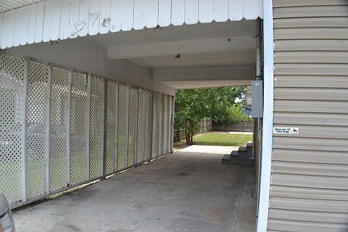 3rd image of 210 Howard Ave