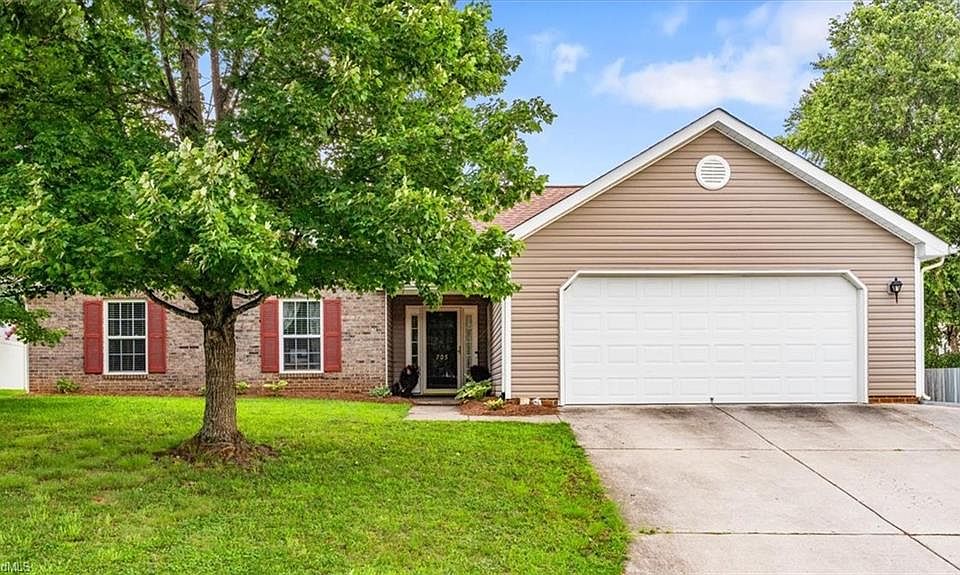 1st image of 705 Eagle Point Dr
