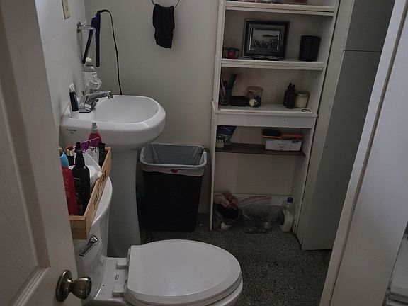 3rd image of 126 Jefferson St #2