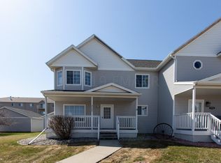2722 34th Ave S, Fargo, ND 58104