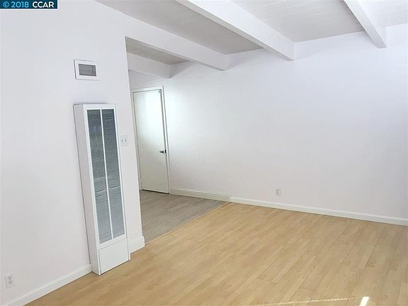 3rd image of 1826 San Luis St