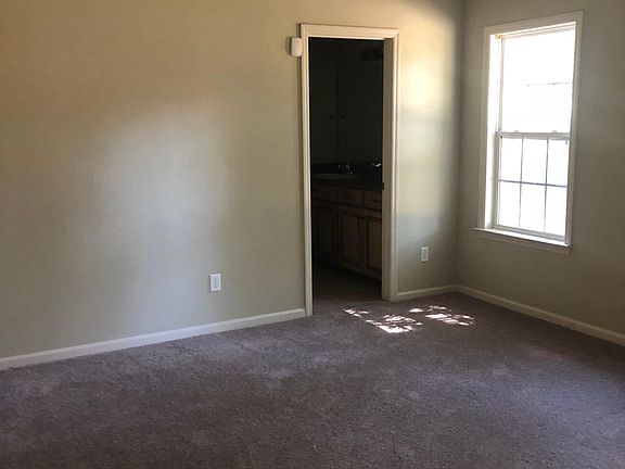 3rd image of 1857 Chestnut Dr