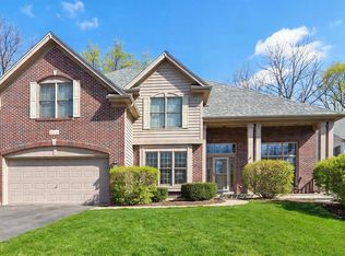 911 Tipperary St, Gilberts, IL 60136