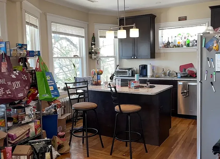 2 Glenley Ter #1B — Photo 9