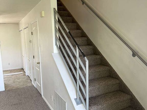 3rd image of 611 Crystal Ave #2