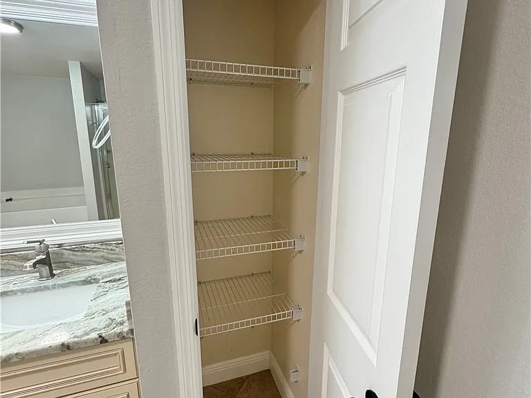 3829 SW 17th Pl — Photo 17