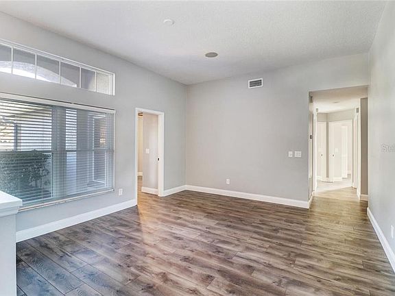 5th image of 3000 Starmount Dr