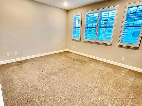4th image of 422 Encinal Ave