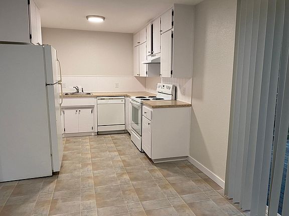 4th image of 2917 60th Ln SE Unit D