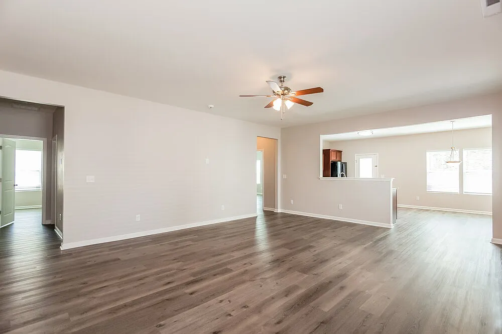 3 bed, 2.0 bath, 1681 sqft, $1,910 — Photo 3