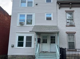 67 Lawrence St APT 1, Saratoga Springs, NY 12866